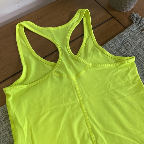 Nike Racerback Tanktop - Picture 5 of 5